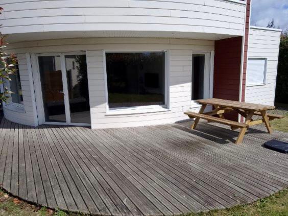 Detente A Granville Yquelon Eksteriør billede